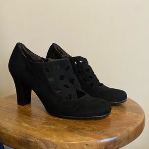 Aerosoles black heels